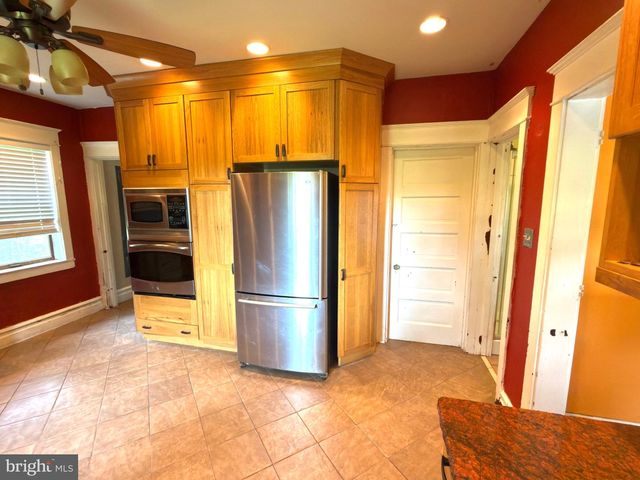 4550 VERA CRUZ RD, Center Valley, PA 18034