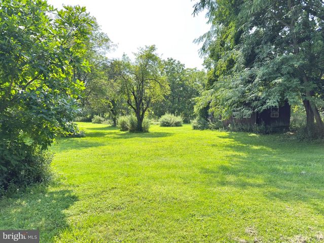 4550 VERA CRUZ RD, Center Valley, PA 18034