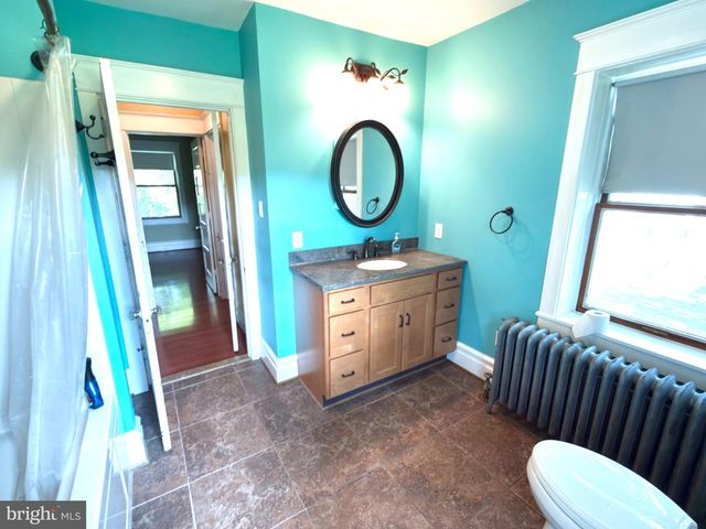4550 VERA CRUZ RD, Center Valley, PA 18034