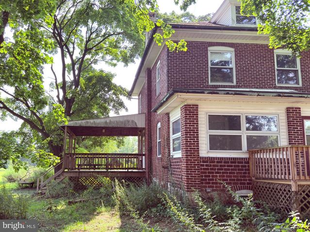 4550 VERA CRUZ RD, Center Valley, PA 18034