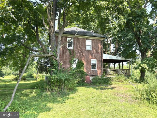 4550 VERA CRUZ RD, Center Valley, PA 18034