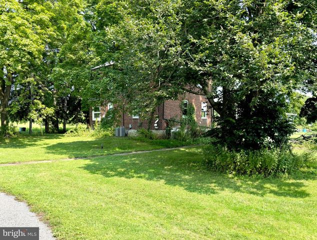 4550 VERA CRUZ RD, Center Valley, PA 18034