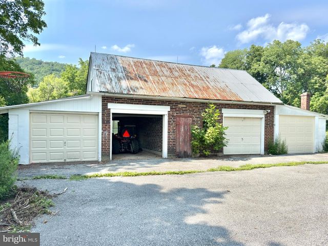 4550 VERA CRUZ RD, Center Valley, PA 18034