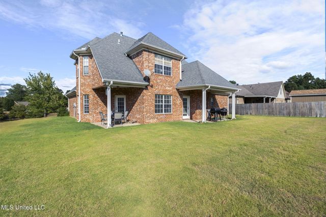 69 Lake Pointe Drive, Hernando, MS 38632