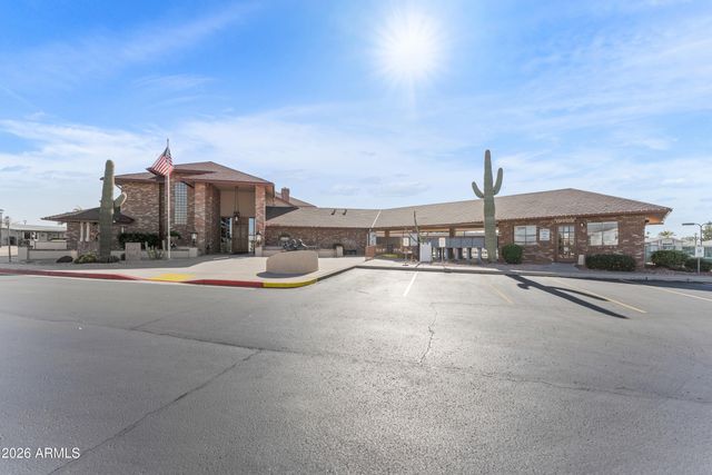 5735 E MCDOWELL Road 221, Mesa, AZ 85215