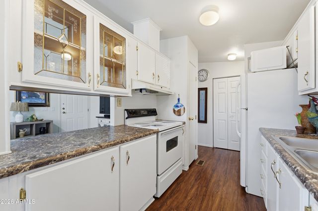 5735 E MCDOWELL Road 221, Mesa, AZ 85215