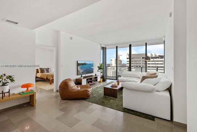 88 SW 7th St 1710, Miami, FL 33130