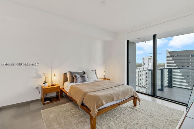 88 SW 7th St 1710, Miami, FL 33130