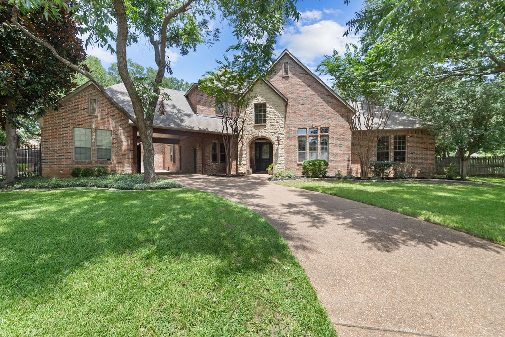 1402 Vino Blanc Court, Southlake, TX 76092