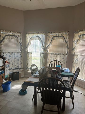 320 Commerce Lane, Highlands, TX 77562