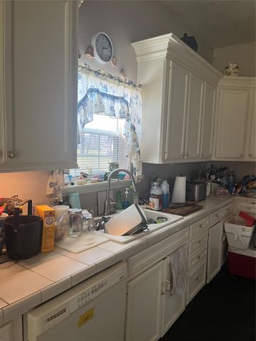 320 Commerce Lane, Highlands, TX 77562