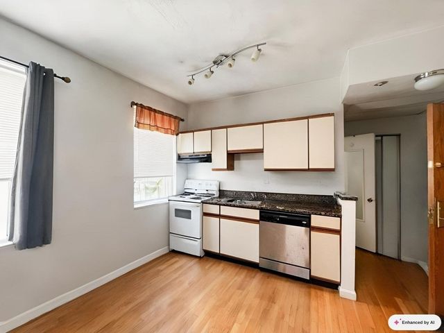 1427 Commonwealth Ave 504, Boston, MA 02135