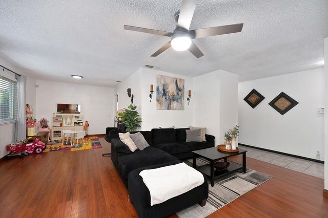 3927 Myrtle Ave, North Highlands, CA 95660