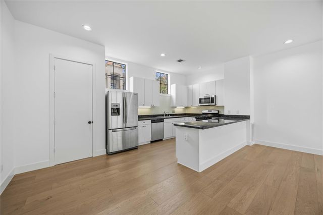 939 Colorado Street 20, Houston, TX 77007