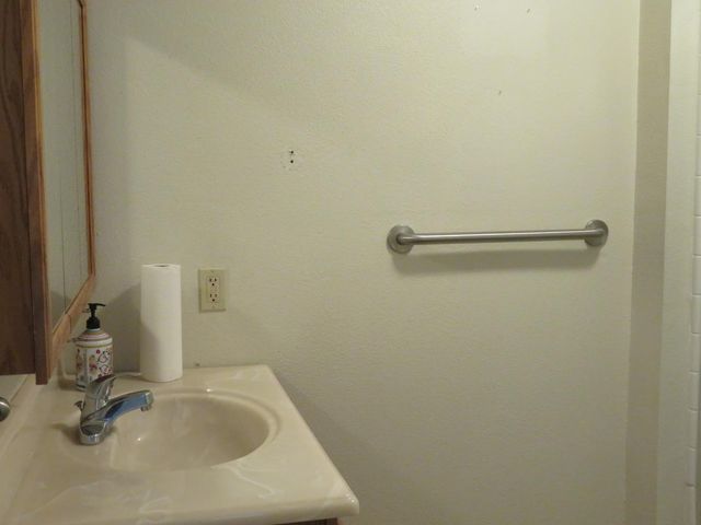 454 N 3rd Ave, Oakdale, CA 95361