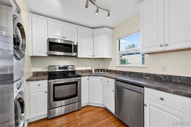 1659 E Swan Circle, Brentwood, MO 63144