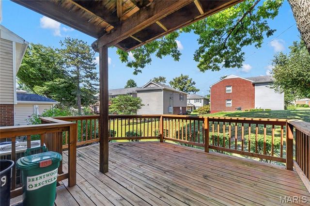 1659 E Swan Circle, Brentwood, MO 63144