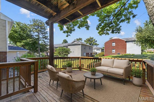1659 E Swan Circle, Brentwood, MO 63144