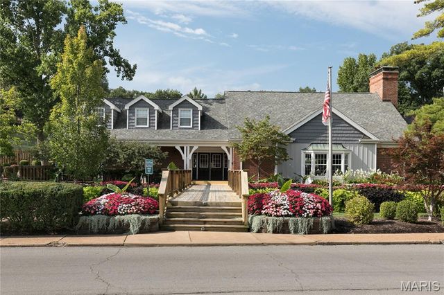 1659 E Swan Circle, Brentwood, MO 63144