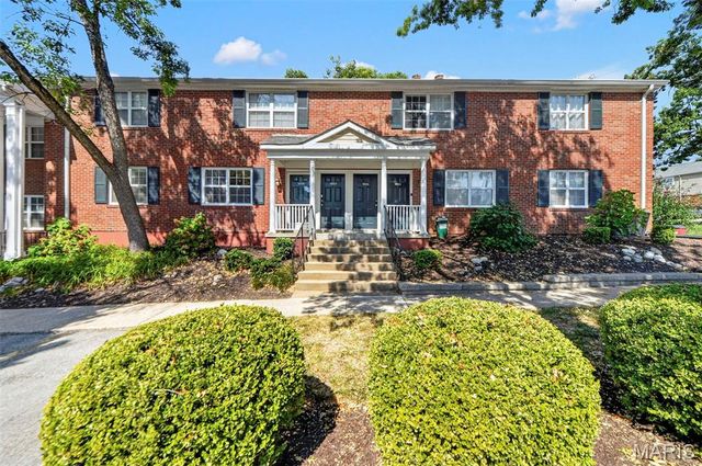 1659 E Swan Circle, Brentwood, MO 63144
