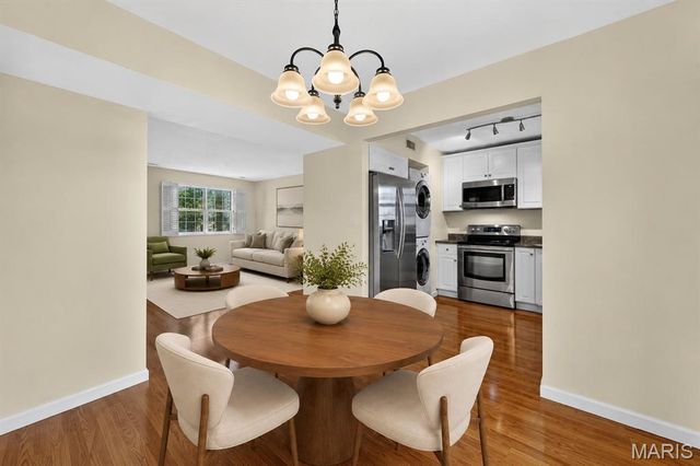 1659 E Swan Circle, Brentwood, MO 63144