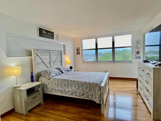 1750 NE 191st Street 600, Miami, FL 33179