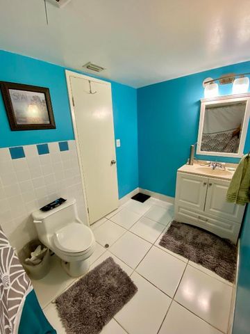 1750 NE 191st Street 600, Miami, FL 33179