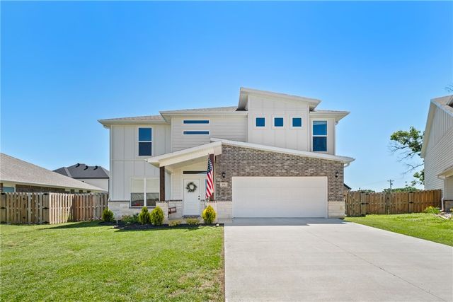 571 Stoneseed Street, Centerton, AR 72719