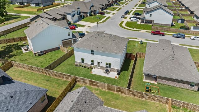 571 Stoneseed Street, Centerton, AR 72719