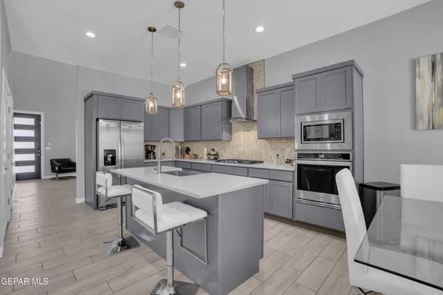942 AIRSHIP Place, El Paso, TX 79928