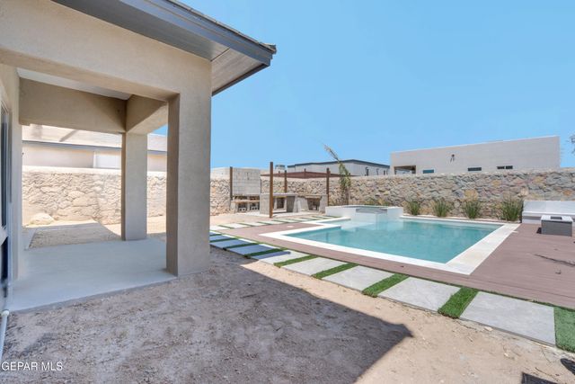 942 AIRSHIP Place, El Paso, TX 79928