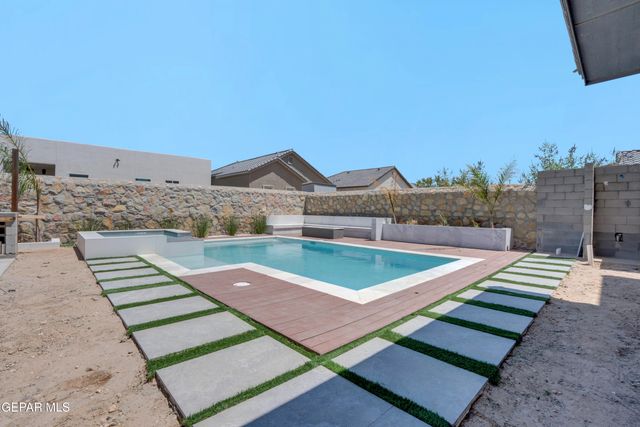 942 AIRSHIP Place, El Paso, TX 79928