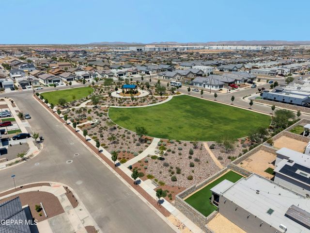 942 AIRSHIP Place, El Paso, TX 79928