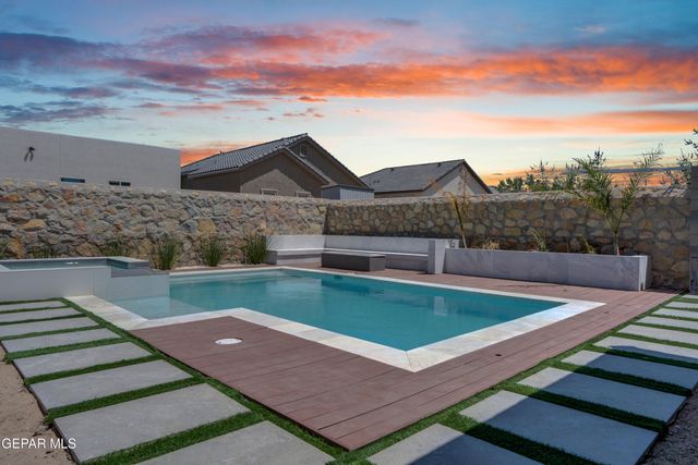 942 AIRSHIP Place, El Paso, TX 79928