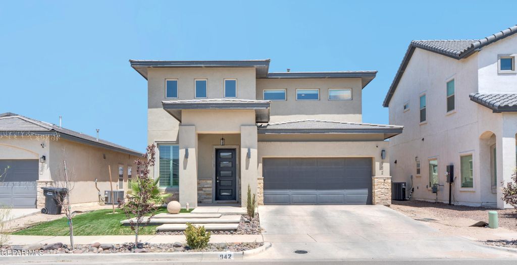 942 AIRSHIP Place, El Paso, TX 79928