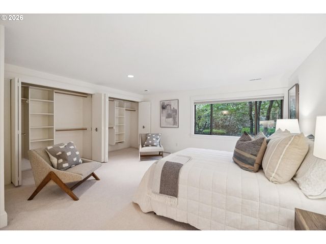 26 MONTICELLO Dr, Lake Oswego, OR 97035