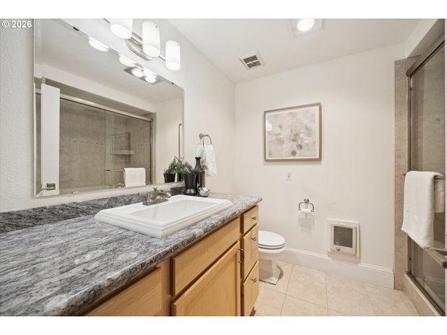 26 MONTICELLO Dr, Lake Oswego, OR 97035