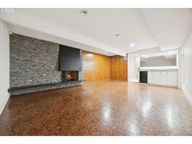 26 MONTICELLO Dr, Lake Oswego, OR 97035