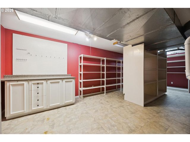 26 MONTICELLO Dr, Lake Oswego, OR 97035