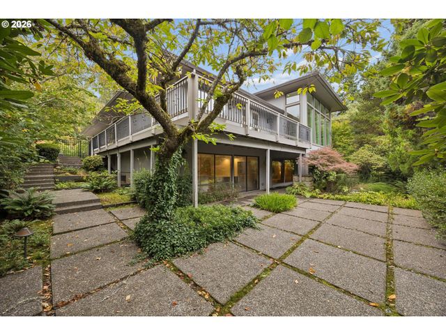 26 MONTICELLO Dr, Lake Oswego, OR 97035