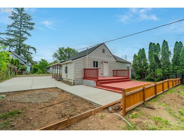 4989 Se WINWORTH Ct, Milwaukie, OR 97222