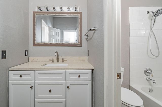 2450 Thorntree Drive, Frisco, TX 75033