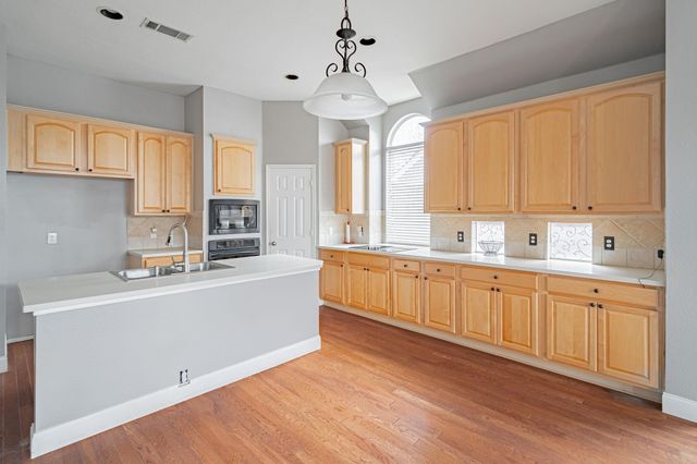 2450 Thorntree Drive, Frisco, TX 75033