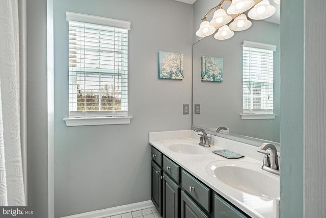 939 BAYLOWELL DR, West Chester, PA 19380