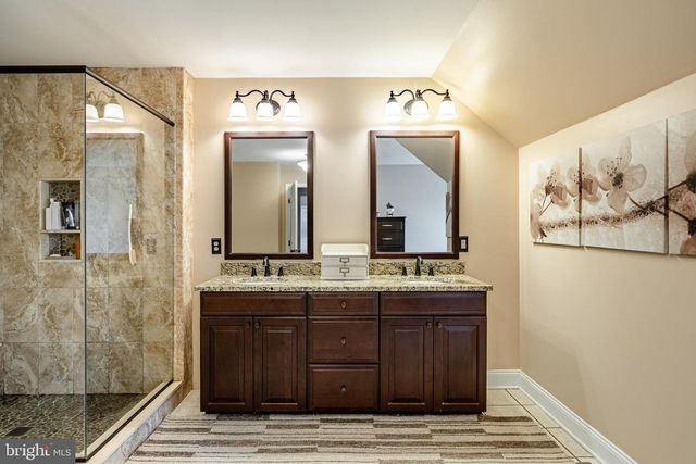 939 BAYLOWELL DR, West Chester, PA 19380