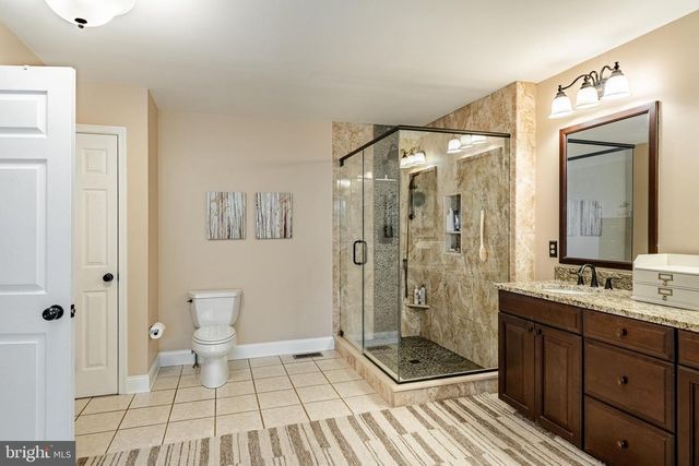 939 BAYLOWELL DR, West Chester, PA 19380