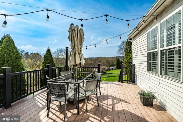 939 BAYLOWELL DR, West Chester, PA 19380