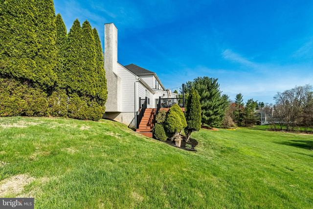 939 BAYLOWELL DR, West Chester, PA 19380