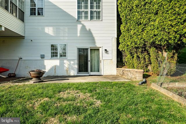 939 BAYLOWELL DR, West Chester, PA 19380