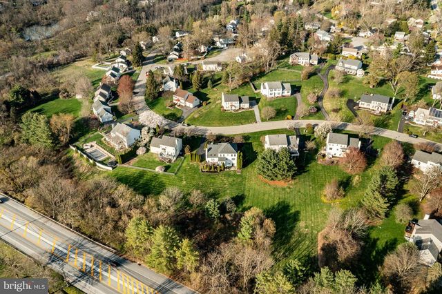 939 BAYLOWELL DR, West Chester, PA 19380